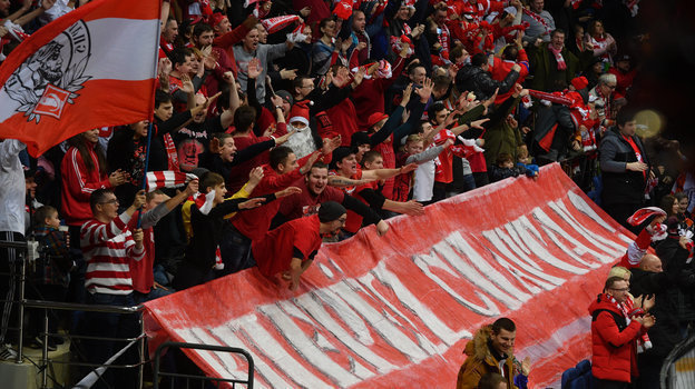 Болельщики «Спартака». Фото Александр Федоров, «СЭ» / Canon EOS-1D X Mark II Болельщики «Спартака». Фото Александр Федоров, «СЭ» / Canon EOS-1D X Mark II