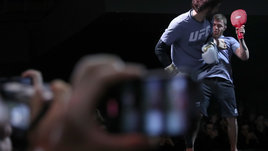 UFC Moscow: американец провоцировал Забита и публику, Хабиб к брату не пришел