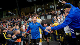 Instagram. Аквариум. Диван. Самое нефутбольное интервью Слуцкого