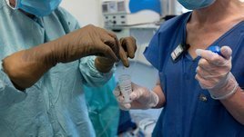 Как спортсменов застукали с капельницами в руке. Кто виноват