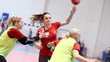 20 ноября. Новогорск. В атаке лидер сборной России олимпийская чемпионка Рио Анна Вяхирева.