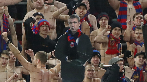 Поддержка Гончаренко, пародия на Дзюбу и мороз на трибунах. Лучшие кадры тура