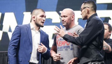 Хабиб Нурмагомедов (слева), глава UFC Дана Уайт и Тони Фергюсон.