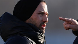 Пока Тедеско уступает Новикову. Он работает на четыре с минусом