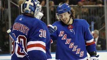 28 ноября. Нью-Йорк. «Рейнджерс» — «Каролина» — 3:2. Хенрик Лундквист и Артемий Панарин.