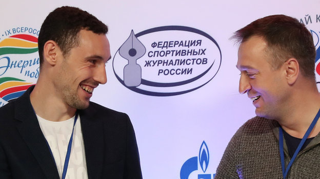 28 ноября. Москва. Юрий Голышак (справа), Владимир Иванов и Александр Федоров (на другом фото) получили награды авторитетного конкурса, который проводит Олимпийский комитет России. Фото Александр Федоров, «СЭ» / Canon EOS-1D X Mark II 28 ноября. Москва. Юрий Голышак (справа), Владимир Иванов и Александр Федоров (на другом фото) получили награды авторитетного конкурса, который проводит Олимпийский комитет России. Фото Александр Федоров, «СЭ» / Canon EOS-1D X Mark II