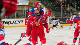 Россия победила Канаду на турнире, где все были на год старше