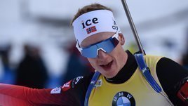 Йоханнес Бе выиграл масс-старт в Анси. Наши — снова вне топ-10