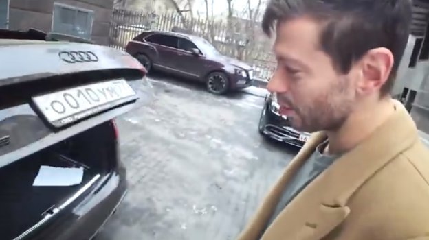 Автомобиль Федора Смолова. Фото Youtube-канал «Красава» Автомобиль Федора Смолова. Фото Youtube-канал «Красава»