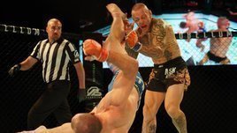 «Раскат грома» и правый похоронный. Самые крутые нокауты 2019 года