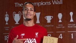 Ван Дейка признали лучшим защитником. Роналду больше не кумир миллионов