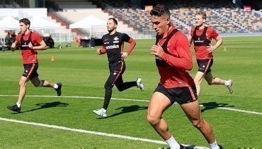 Сборы «Спартака» в Абу-Даби. Доменико Тедеско тренируется вместе с игроками.