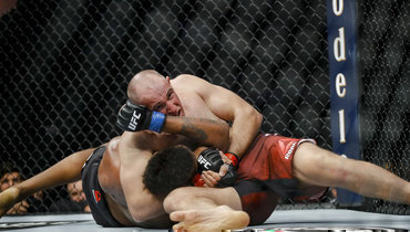 Алексей Олейник победил американца Мориса Грина.