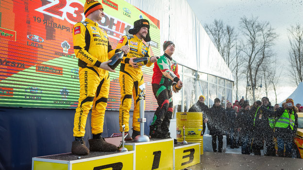 Кирилл Ладыгин - на высшей ступени пьедестала почета. Кирилл Ладыгин - на высшей ступени пьедестала почета.