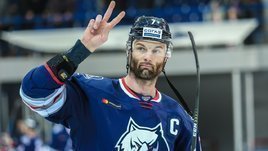 Русского крушителя выгнали из клуба КХЛ. Его обвиняют в ДТП и побеге с места аварии