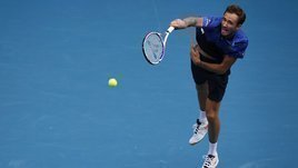 Медведев недовыполнил план. Первая ракетка России пакует чемоданы