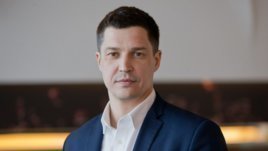 Воевал с депутатом, играл за «Трактор», ведет бизнес Зарипова. У челябинского клуба — новый гендиректор