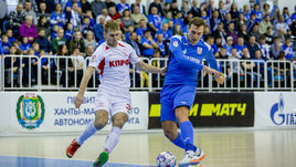 Лидер несет потери, аутсайдер угрожает соседям