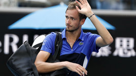 Медведев проиграл 104-й ракетке мира. Это кризис?