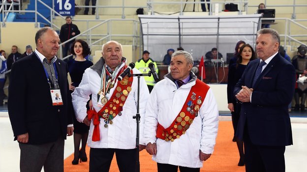 Президент FIB и ФХМР Борис Скрынник, первые чемпионы мира Михаил Осинцев и Николай Дураков, губернатор Хабаровского края Вячеслав Шпорт на открытии ЧМ-2018. Фото Олег Киреев Президент FIB и ФХМР Борис Скрынник, первые чемпионы мира Михаил Осинцев и Николай Дураков, губернатор Хабаровского края Вячеслав Шпорт на открытии ЧМ-2018. Фото Олег Киреев