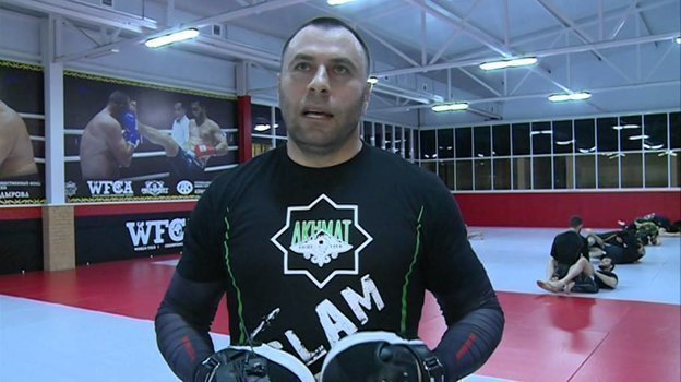 Главный тренер клуба «Ахмат» Мурад Бичуев. Главный тренер клуба «Ахмат» Мурад Бичуев.