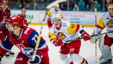 «Локомотив» играет с «Йокеритом» в первом раунде плей-офф КХЛ.