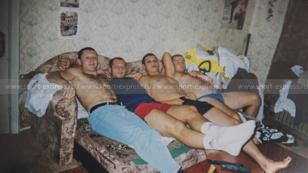 Слева направо: Игорь Сысуев, Федор Емельяненко, Роман Костенников, Владимир Былдин. Фото Из личного архива Андрея Былдина Слева направо: Игорь Сысуев, Федор Емельяненко, Роман Костенников, Владимир Былдин. Фото Из личного архива Андрея Былдина