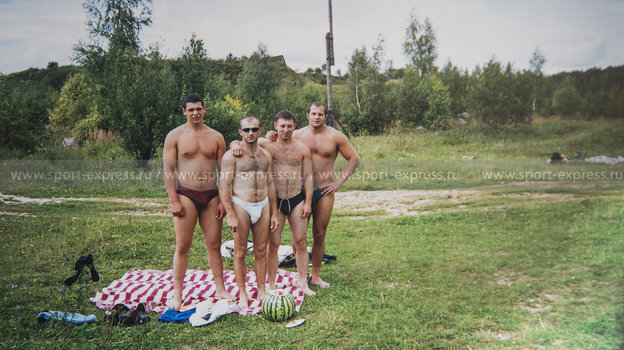 Слева направо: Роман Костенников, Андрей Былдин, Игорь Сысуев, Федор Емельяненко. Слева направо: Роман Костенников, Андрей Былдин, Игорь Сысуев, Федор Емельяненко.