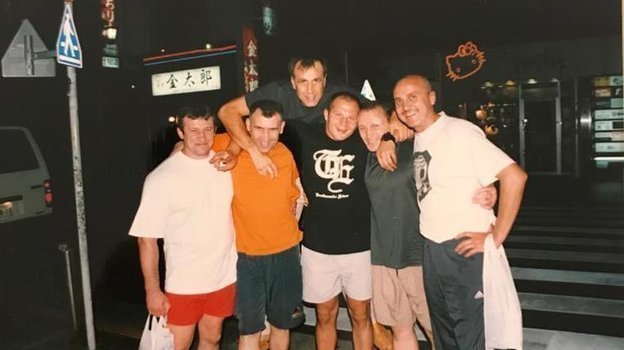 Слева направо: Владимир Воронов, Олег Ермаков (тренер Игоря Вовчанчина), Николай Питьков, Федор Емельяненко, Игорь Вовчанчин, Александр Скрипников. Слева направо: Владимир Воронов, Олег Ермаков (тренер Игоря Вовчанчина), Николай Питьков, Федор Емельяненко, Игорь Вовчанчин, Александр Скрипников.