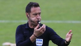 Судья пострадал за пенальти в ворота команды Карреры. Арбитр получил необычную травму