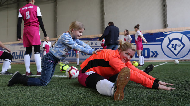 Разминка перед матчем. Фото Александр Федоров, «СЭ» / Canon EOS-1D X Mark II Разминка перед матчем. Фото Александр Федоров, «СЭ» / Canon EOS-1D X Mark II