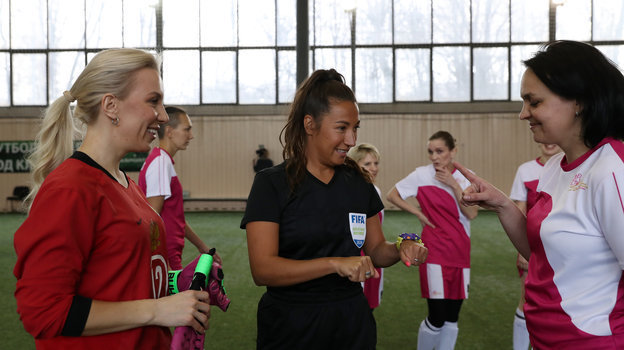 Жребий перед игрой. Фото Александр Федоров, «СЭ» / Canon EOS-1D X Mark II Жребий перед игрой. Фото Александр Федоров, «СЭ» / Canon EOS-1D X Mark II