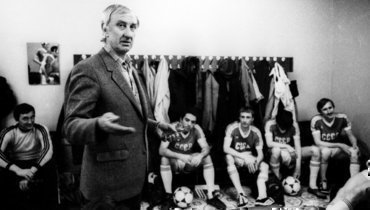 1986 год. Игорь Нетто руководит сборной шахматистов в товарищеском матче.