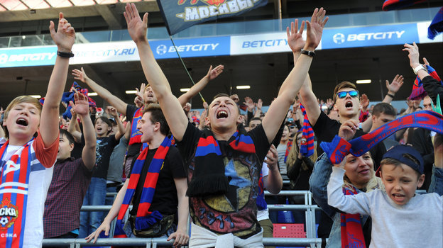 Болельщики ЦСКА заполняют стадион чуть больше чем на 50 процентов, и это далеко не идеально. Фото Александр Федоров, «СЭ» / Canon EOS-1D X Mark II Болельщики ЦСКА заполняют стадион чуть больше чем на 50 процентов, и это далеко не идеально. Фото Александр Федоров, «СЭ» / Canon EOS-1D X Mark II