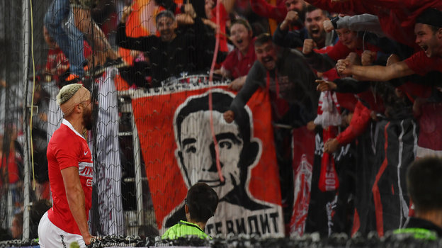 В прошлом чемпионате «Спартак» незначительно уступил «Ростову» по посещаемости, а сейчас проигрывает еще и «Краснодару». Фото Александр Федоров, «СЭ» / Canon EOS-1D X Mark II В прошлом чемпионате «Спартак» незначительно уступил «Ростову» по посещаемости, а сейчас проигрывает еще и «Краснодару». Фото Александр Федоров, «СЭ» / Canon EOS-1D X Mark II