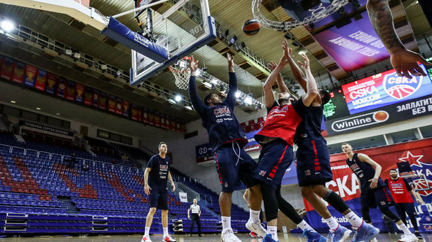 21 марта. Москва. Товарищеский матч ЦСКА во время эпидемии коронавируса. Фото Дарья Исаева, «СЭ» / Canon EOS-1D X Mark II 21 марта. Москва. Товарищеский матч ЦСКА во время эпидемии коронавируса. Фото Дарья Исаева, «СЭ» / Canon EOS-1D X Mark II