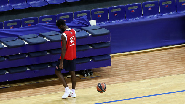 21 марта. Москва. Товарищеский матч ЦСКА во время эпидемии коронавируса. Фото Дарья Исаева, «СЭ» / Canon EOS-1D X Mark II 21 марта. Москва. Товарищеский матч ЦСКА во время эпидемии коронавируса. Фото Дарья Исаева, «СЭ» / Canon EOS-1D X Mark II