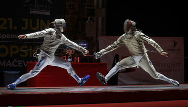 Российский фехтовальщик.