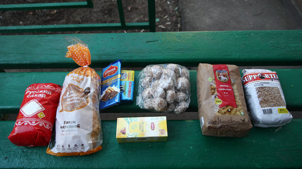 Болельщики «Спартака» помогают ветеранам. Фото «СЭ» / Canon EOS-1D X Mark II Болельщики «Спартака» помогают ветеранам. Фото «СЭ» / Canon EOS-1D X Mark II