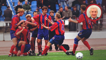 1998 год. Футболисты ЦСКА празднуютт гол в оврота «Спартака».