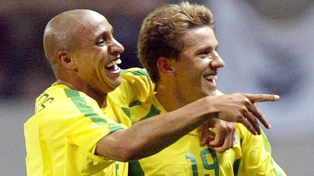 Роберто Карлос и Жуниньо. Фото Reuters Роберто Карлос и Жуниньо. Фото Reuters