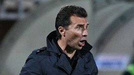 Дикая история 2018-го. В тренера «Луча» Григоряна кинули петуха во время матча