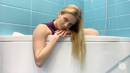 Синхронистка в ванной на карантине: новая серия уникального фотопроекта по Фейстайм