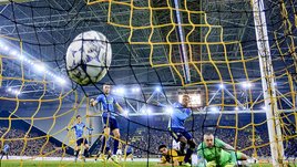 «Такого позора футбол еще не знал!» В Голландии жуткий скандал: клубы не согласны с федерацией, но суд им не поможет