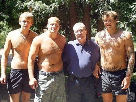 Иван, Федор и Александр Емельяненко. Фото vk.com Иван, Федор и Александр Емельяненко. Фото vk.com