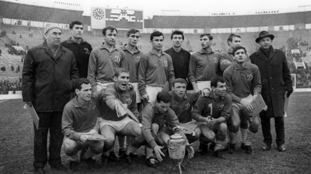 Виктор Маслов (слева) в киевском «Динамо». Фото Анатолий Бочинин Виктор Маслов (слева) в киевском «Динамо». Фото Анатолий Бочинин