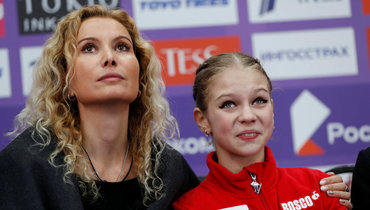 16 ноября 2019 года. Москва. Александра Трусова со своим тренером Этери Тутберидзе на этапе «Гран-при России».