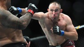 Олейник — уникальный боец. Рекорды супер-ветерана ММА