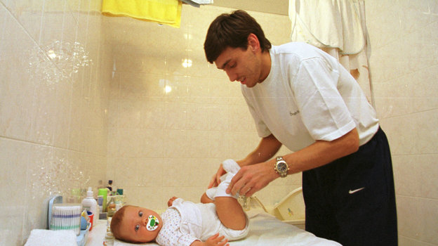 Октябрь 1999 года. Юрий Ковтун с дочкой. Фото Андрей Голованов и Сергей Киврин, - Октябрь 1999 года. Юрий Ковтун с дочкой. Фото Андрей Голованов и Сергей Киврин, -