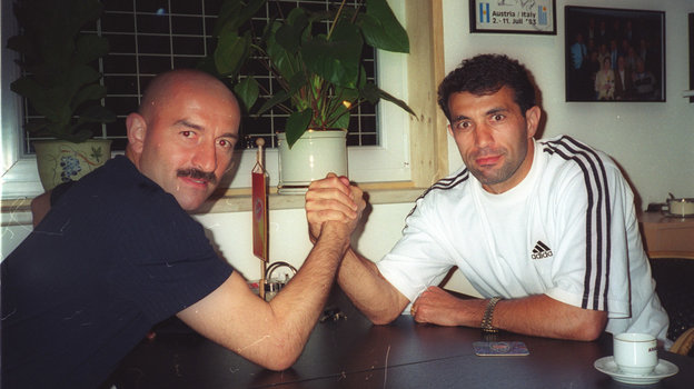 1998 год. Станислав Черчесов и Рашид Рахимов. Фото Борис Тосунян, - 1998 год. Станислав Черчесов и Рашид Рахимов. Фото Борис Тосунян, -